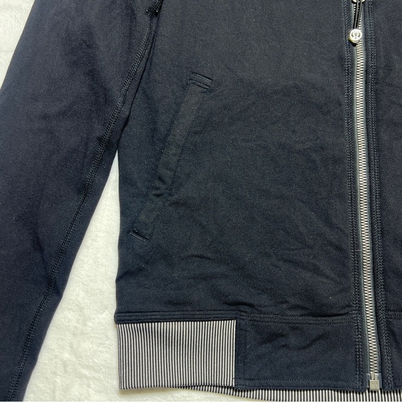 Lululemon H'Om Run Jacket - Picture 3 of 8